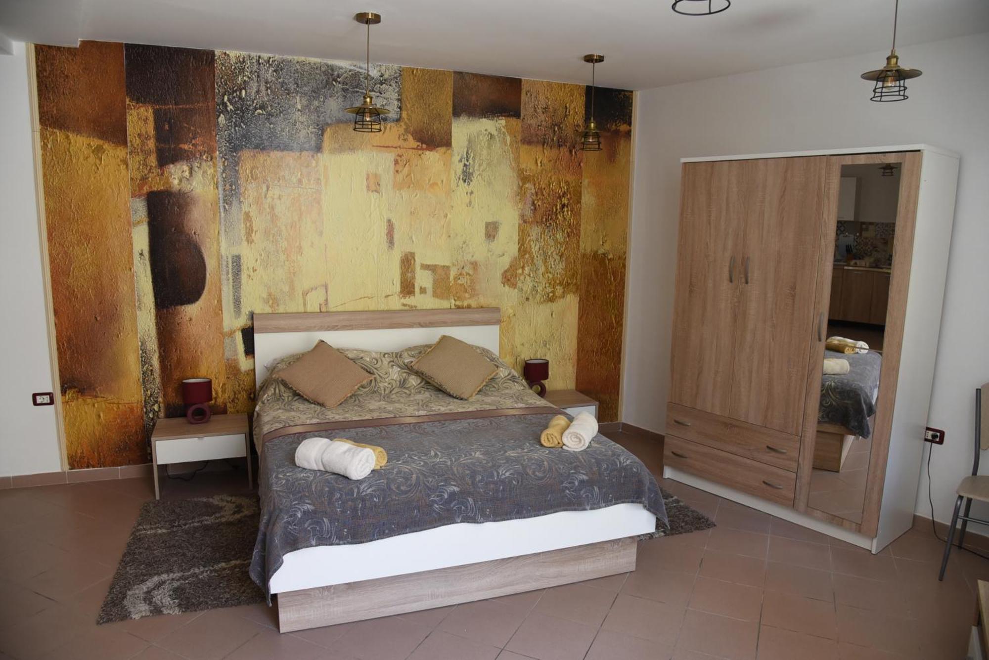 Central Apartments Circolo Ровінь Екстер'єр фото