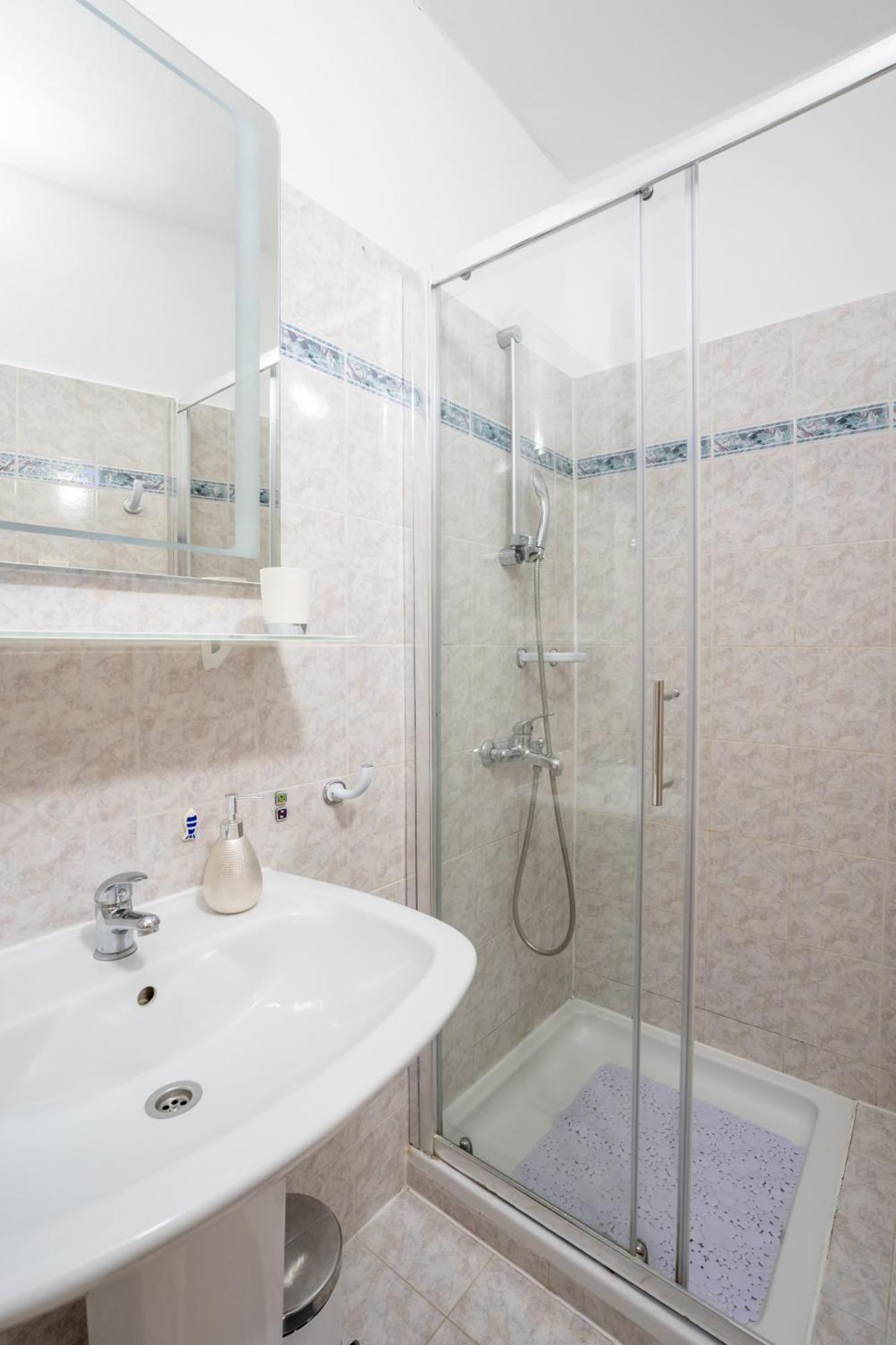 Central Apartments Circolo Ровінь Екстер'єр фото