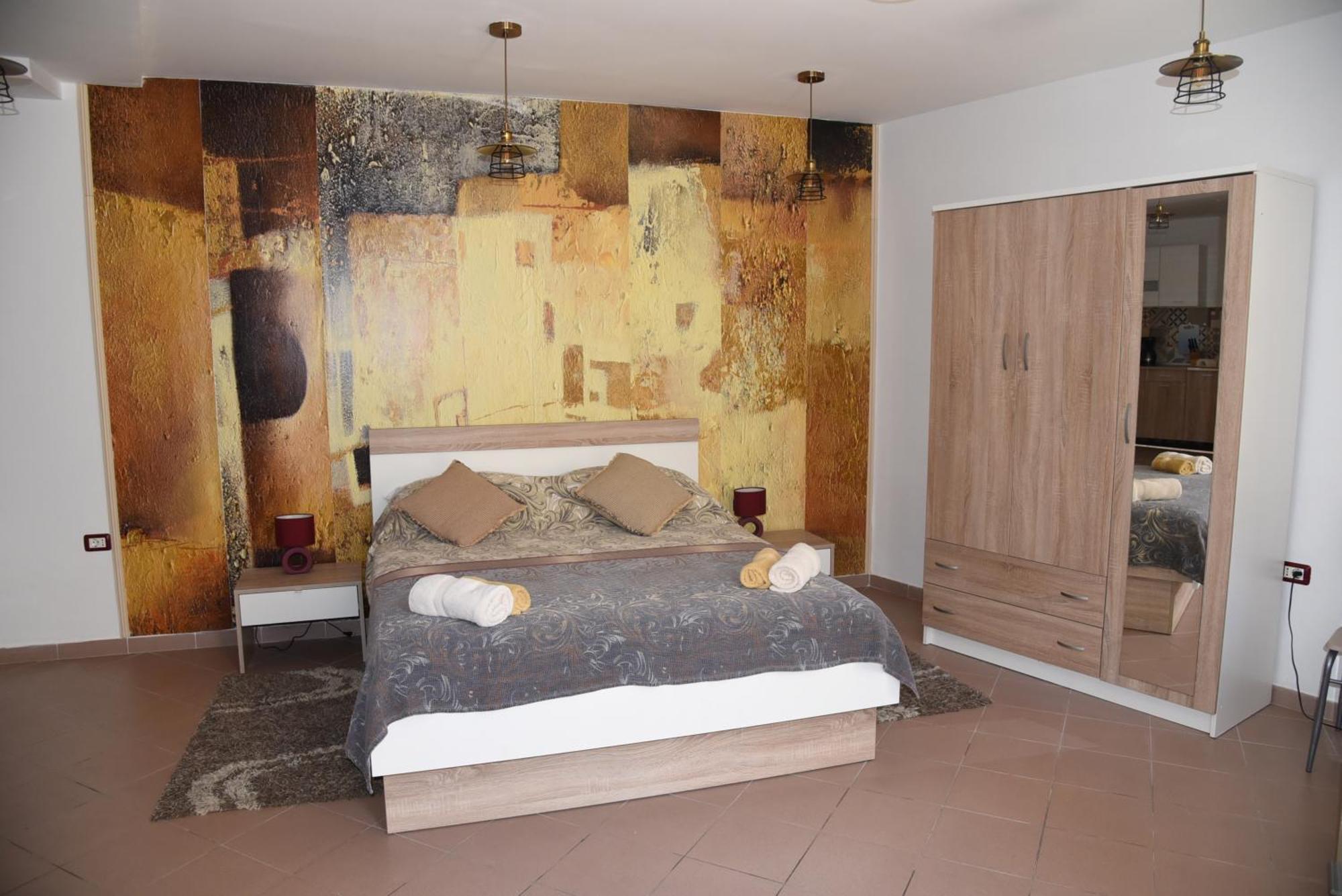Central Apartments Circolo Ровінь Екстер'єр фото