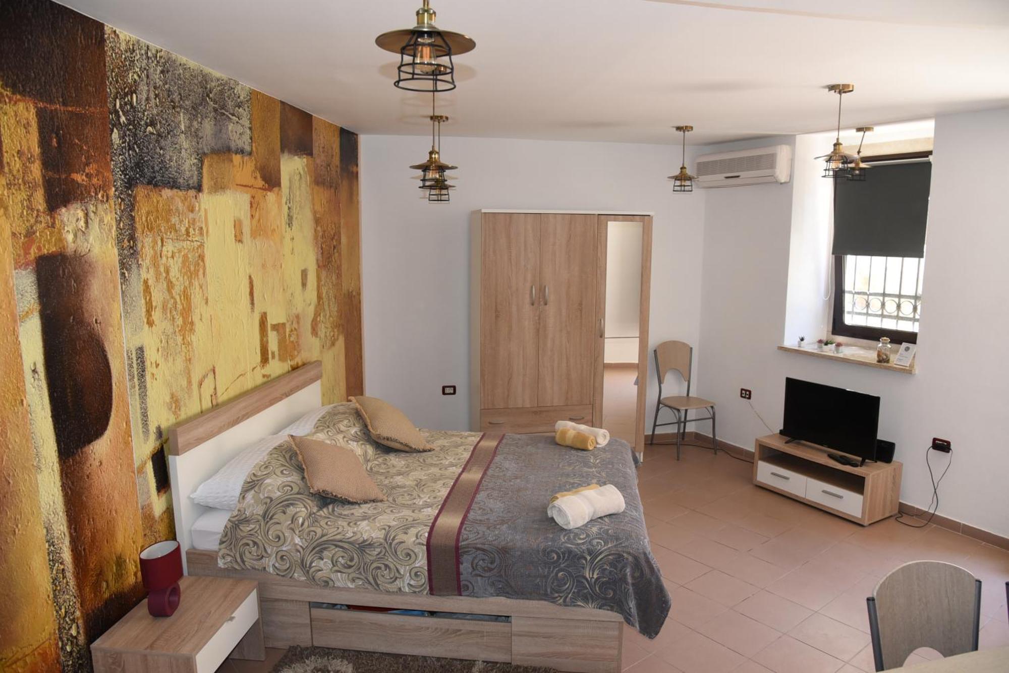 Central Apartments Circolo Ровінь Екстер'єр фото