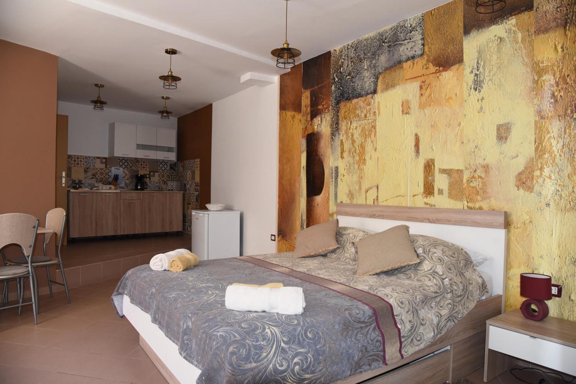 Central Apartments Circolo Ровінь Екстер'єр фото