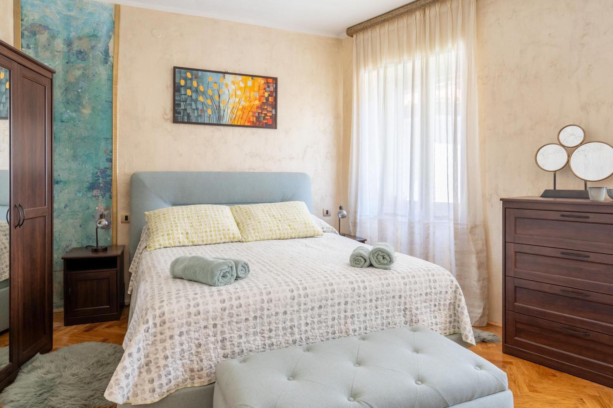 Central Apartments Circolo Ровінь Екстер'єр фото