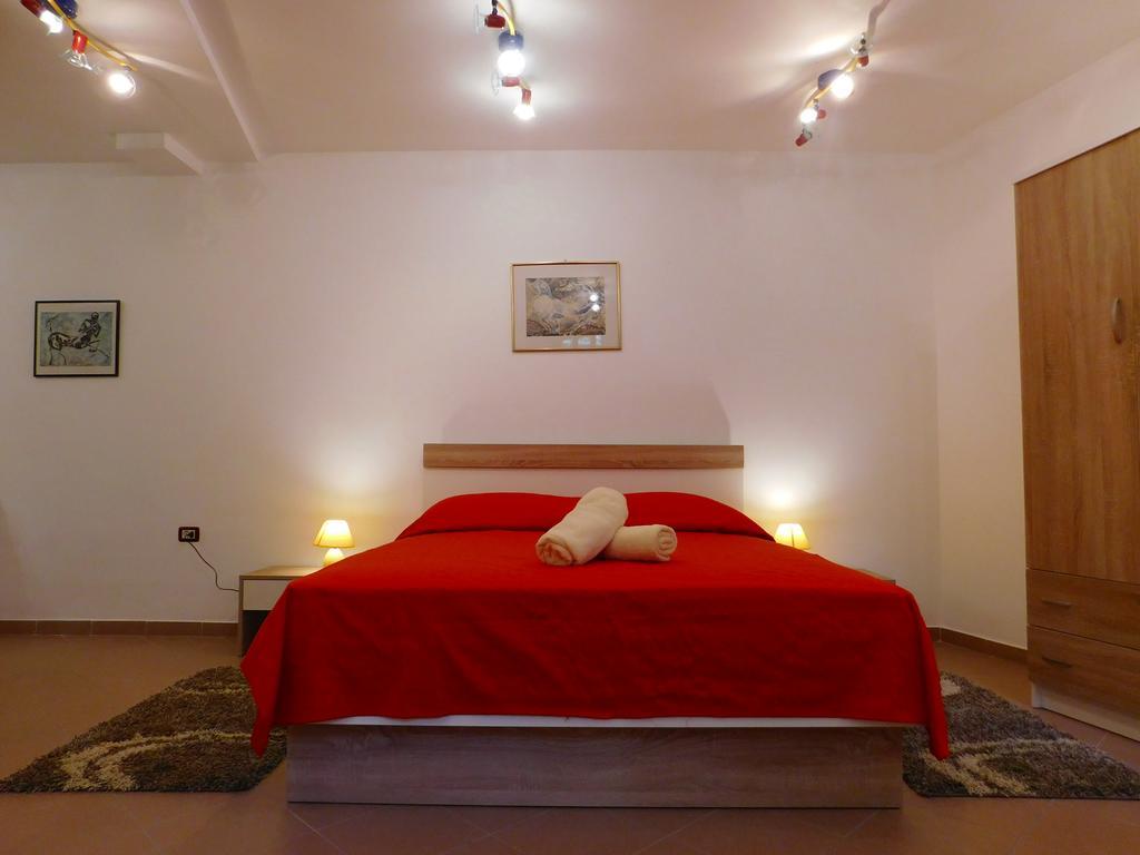 Central Apartments Circolo Ровінь Екстер'єр фото