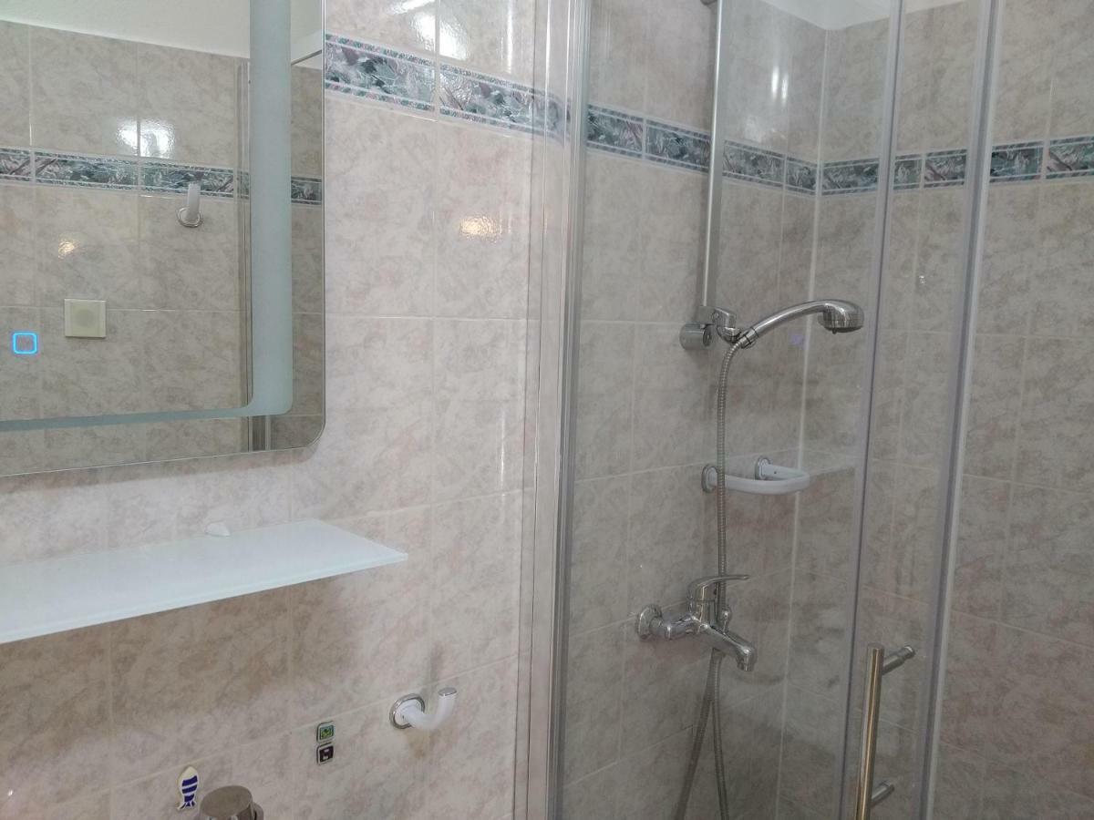 Central Apartments Circolo Ровінь Екстер'єр фото